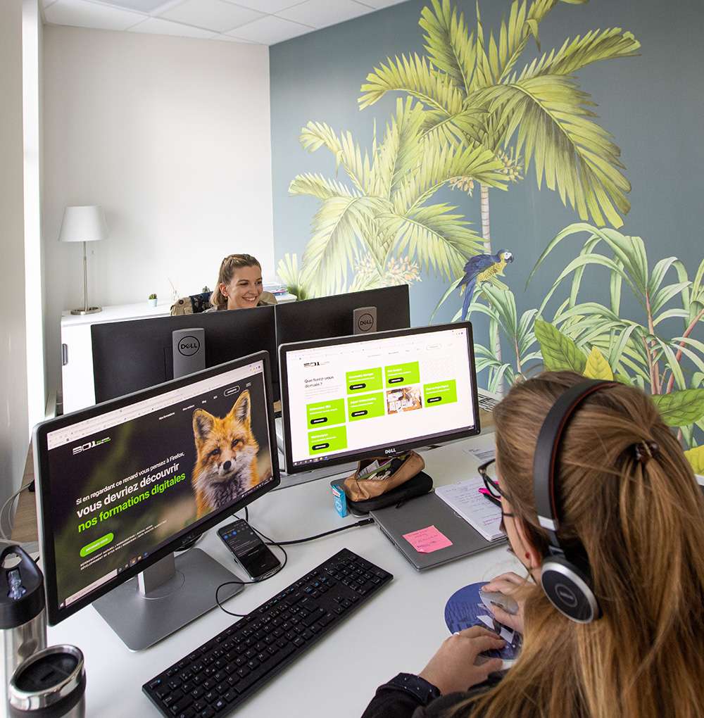 l'équipe pédagogique de l'école 301 dans leur bureau