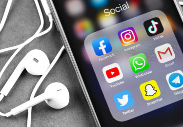 Pourquoi utiliser les leviers SEA de Twitter, Snapchat et TikTok&nbsp;?