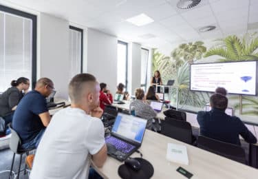 Comment maximiser ses chances de trouver un stage via la plateforme LinkedIn&nbsp;?